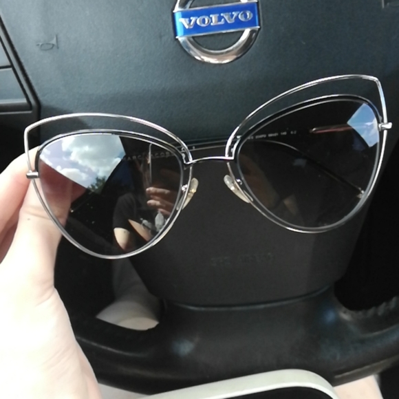 MARC JACOBS LARGE CAT-EYE SUNGLASSES - Picture 7 of 8